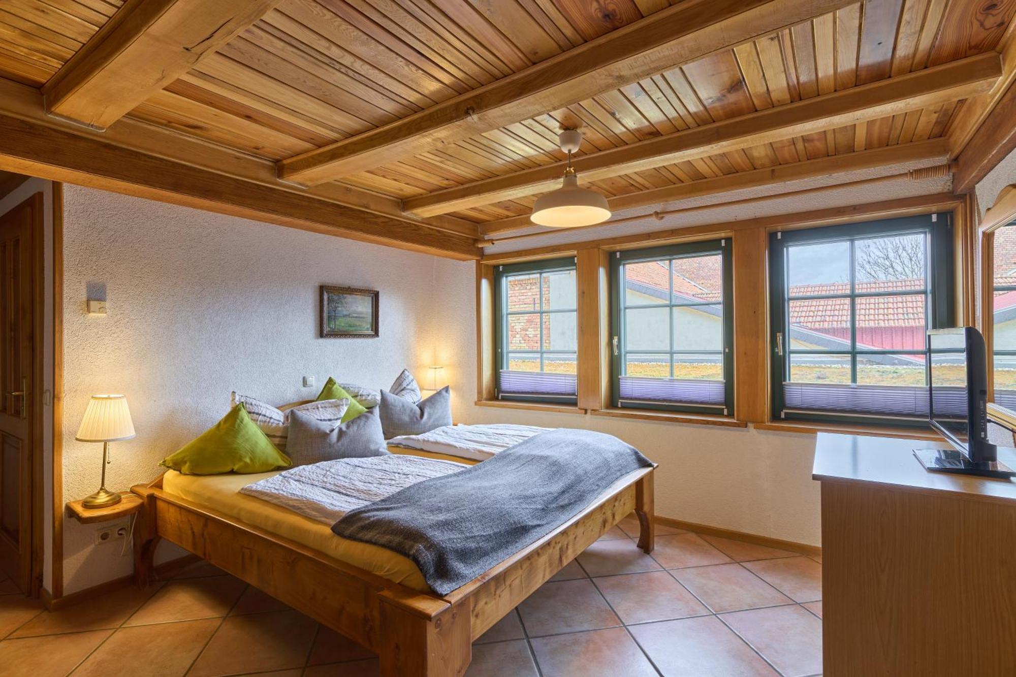 Landhotel Brauner Hirsch Kammerforst Rum bild